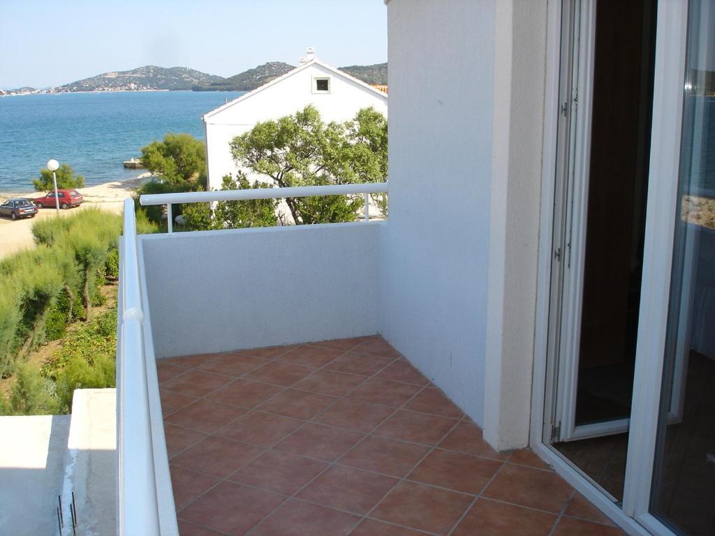 Rooms & Apartments Marinero Бетина Номер фото