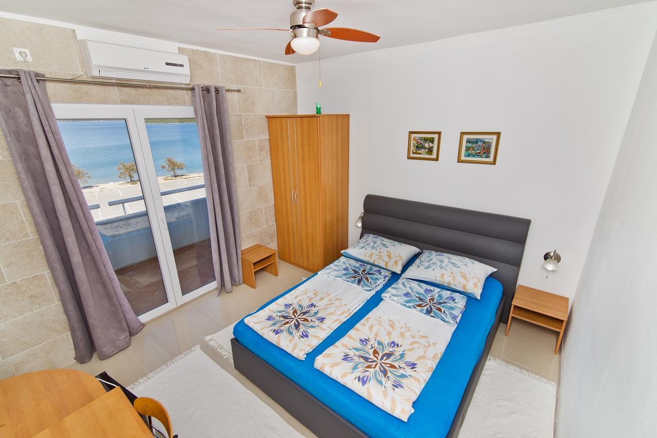 Rooms & Apartments Marinero Бетина Экстерьер фото